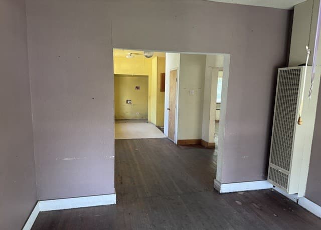 2-bedroom rental at 1751 W Kings Hwy in San Antonio, TX — photo 3