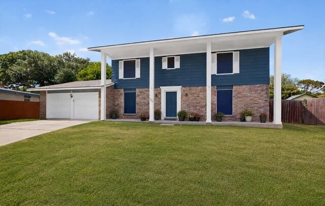 4-bedroom home for sale at 12639 La Entrada St in San Antonio TX