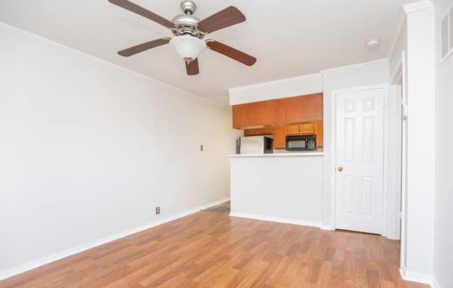 1-bedroom rental at 11610 Vance Jackson Rd Unit 1095 in San Antonio, TX — photo 4