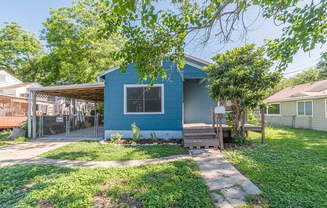 2-bedroom rental at 1903 W Winnipeg Ave in San Antonio, TX — photo 1