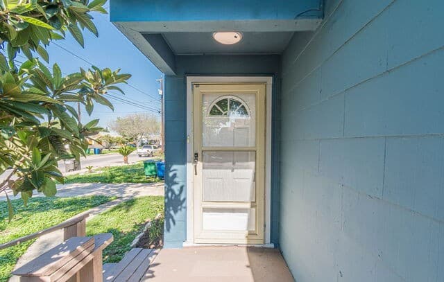 2-bedroom rental at 1903 W Winnipeg Ave in San Antonio, TX — photo 4