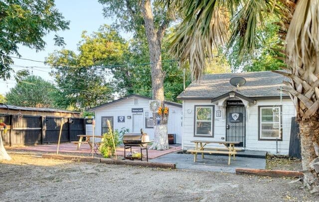 rental at 444 TAFT Blvd in San Antonio, TX — photo 1