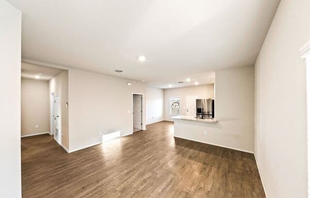 3-bedroom rental at 7663 Stud Dr. in Elmendorf, TX — photo 5