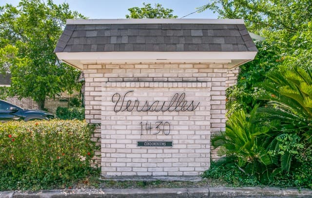 2-bedroom rental at 1430 Nacogdoches Rd Unit 9 in San Antonio, TX — photo 1