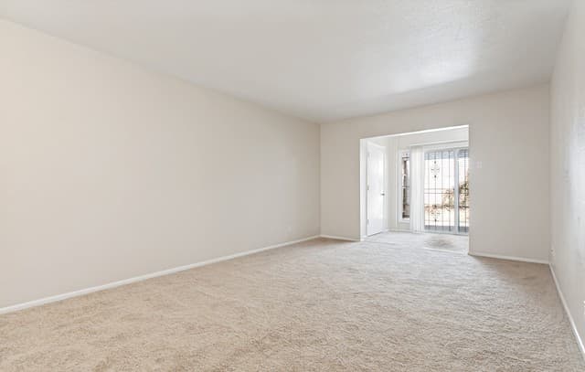 2-bedroom rental at 1430 Nacogdoches Rd Unit 9 in San Antonio, TX — photo 5