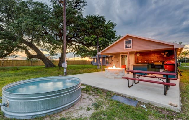 2-bedroom rental at TBD Miller in St Hedwig, TX — photo 2