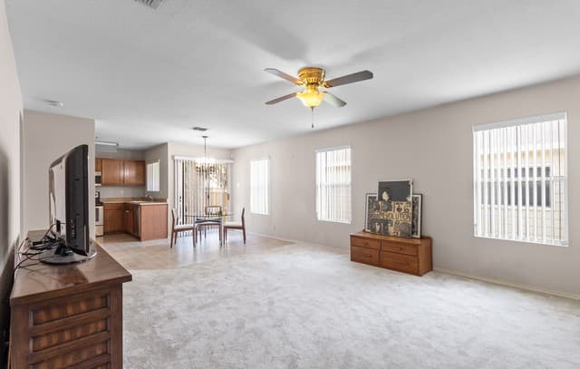 3-bedroom rental at 13422 Rutgers Gdn in San Antonio, TX — photo 4