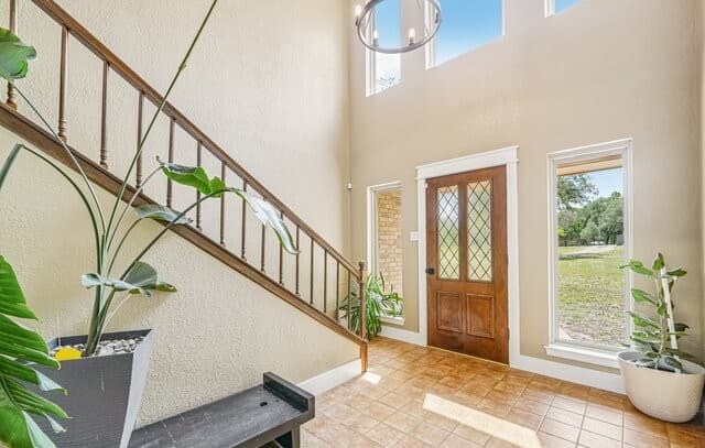 4-bedroom rental at 1922 Virginia Ln in Floresville, TX — photo 1