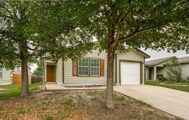 3-bedroom rental at 4447 Wrangler Run in San Antonio, TX — photo 1