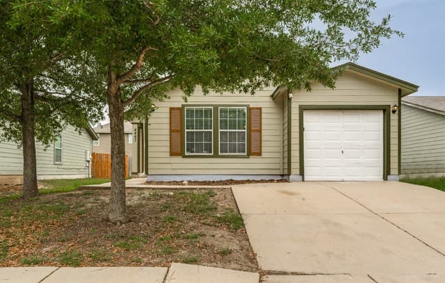 3-bedroom rental at 4447 Wrangler Run in San Antonio, TX — photo 2