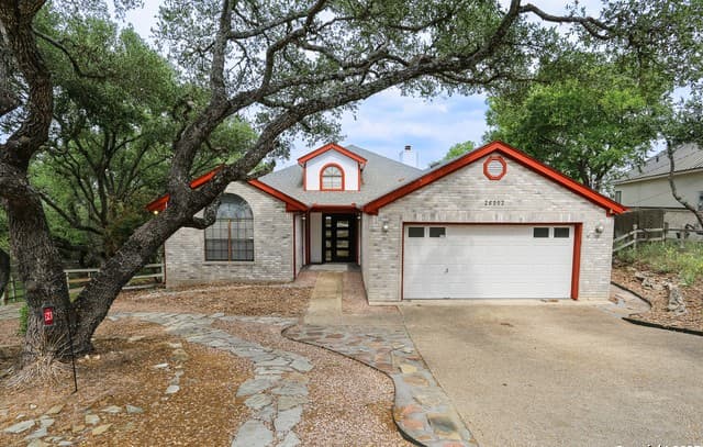 3-bedroom rental at 26002 Choctaw Trl in San Antonio, TX — photo 1