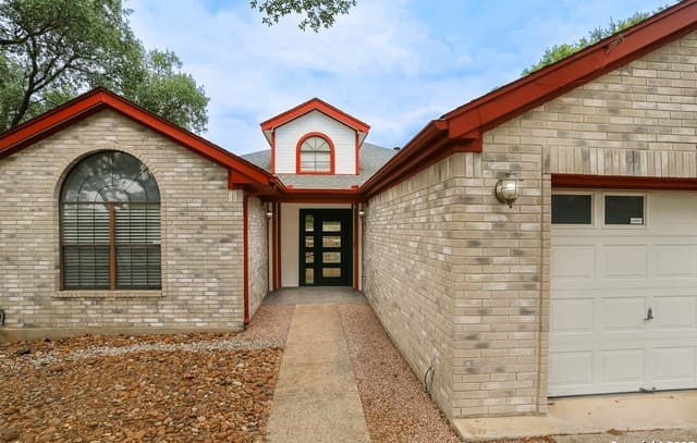3-bedroom rental at 26002 Choctaw Trl in San Antonio, TX — photo 4