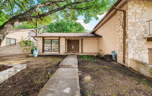 4-bedroom rental at 3526 McCormick Street in San Antonio, TX — photo 4