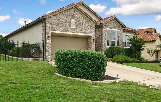 4-bedroom rental at 22458 Estacado in San Antonio, TX — photo 2