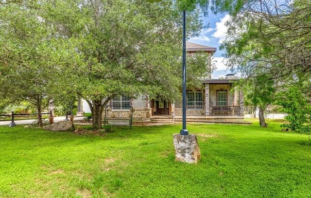 5-bedroom rental at 19590 Leal Rd in San Antonio, TX — photo 4