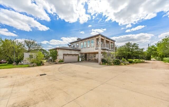 5-bedroom rental at 19590 Leal Rd in San Antonio, TX — photo 5