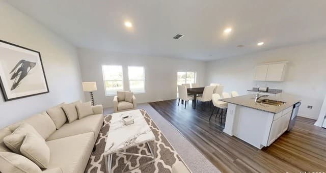 4-bedroom rental at 906 Dankworth in San Antonio, TX — photo 4