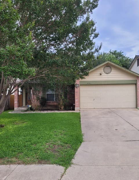 3-bedroom rental at 14306 Bromley in San Antonio, TX — photo 2