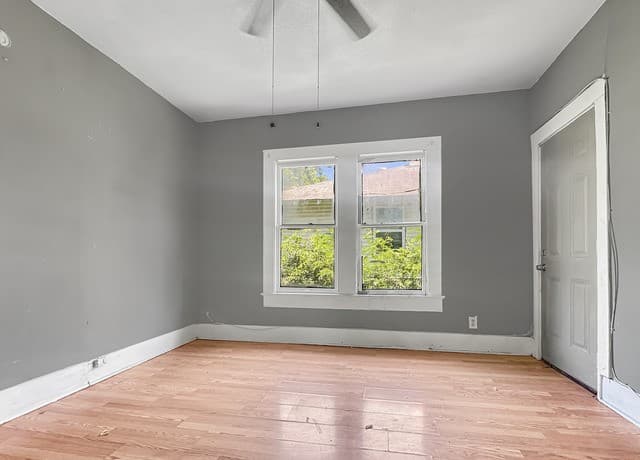 5-bedroom rental at 423 Barrett Place in San Antonio, TX — photo 4