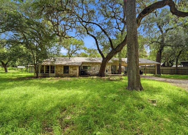 3-bedroom rental at 19214 Grey Forest in Helotes, TX — photo 1