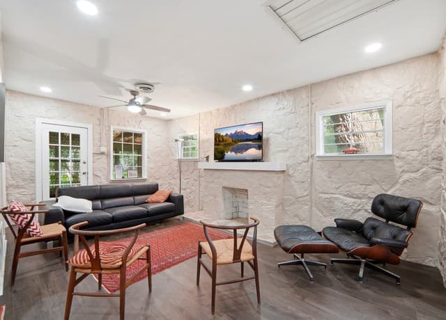 3-bedroom rental at 19214 Grey Forest in Helotes, TX — photo 5