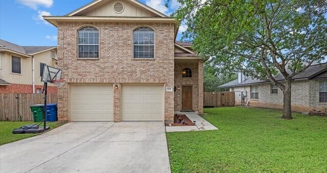 3-bedroom rental at 7942 Las Olas Blvd in San Antonio, TX — photo 1