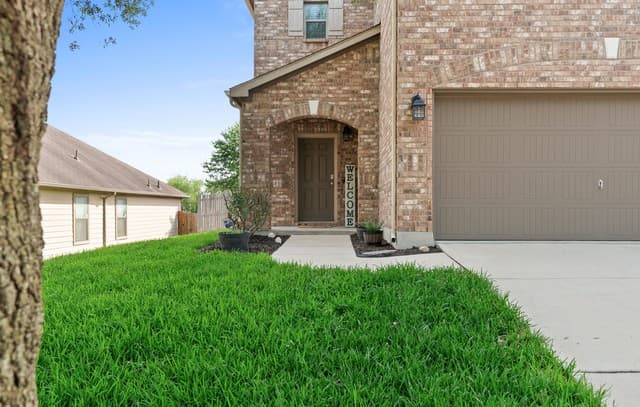 3-bedroom rental at 5740 Ping Way in Cibolo, TX — photo 3
