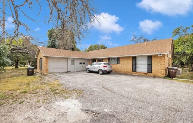 rental at 6014 Evers Rd in Leon Valley, TX — photo 1