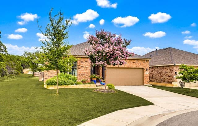 3-bedroom rental at 380 Sonata Canyon in Spring Branch, TX — photo 2