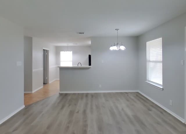 3-bedroom rental at 7306 Autumn in Converse, TX — photo 3