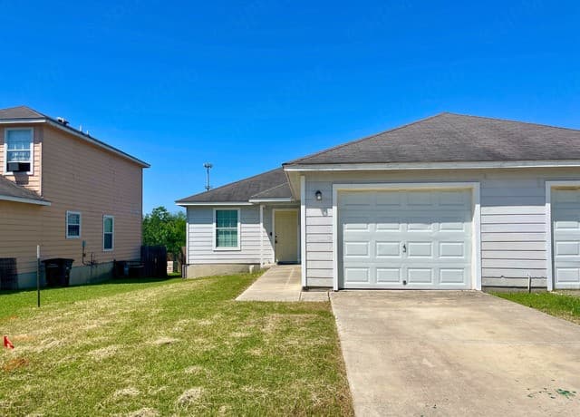 3-bedroom rental at 13031 O'Connor Cove in San Antonio TX