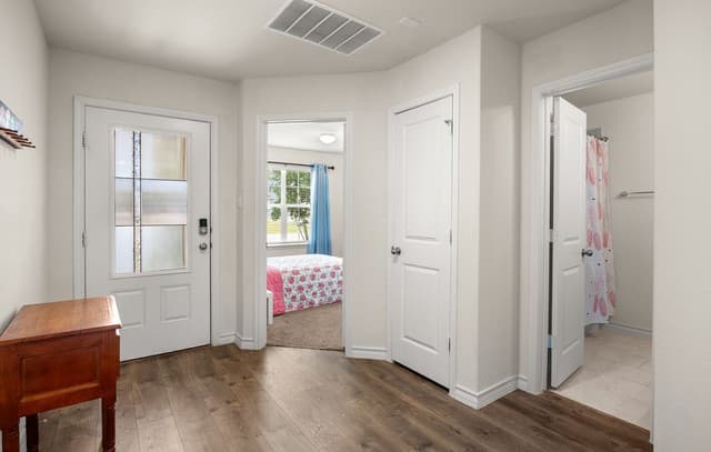 3-bedroom rental at 7707 Nova Star in San Antonio, TX — photo 3