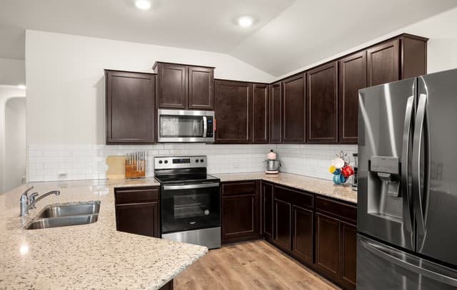 3-bedroom rental at 7707 Nova Star in San Antonio, TX — photo 4