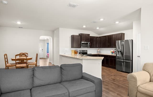 3-bedroom rental at 7707 Nova Star in San Antonio, TX — photo 5