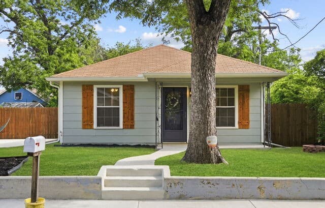 3-bedroom rental at 4433 Monterey St. in San Antonio, TX — photo 1
