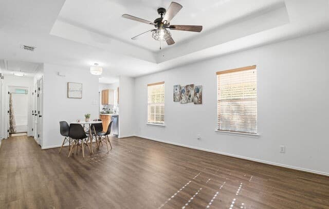 3-bedroom rental at 4433 Monterey St. in San Antonio, TX — photo 5
