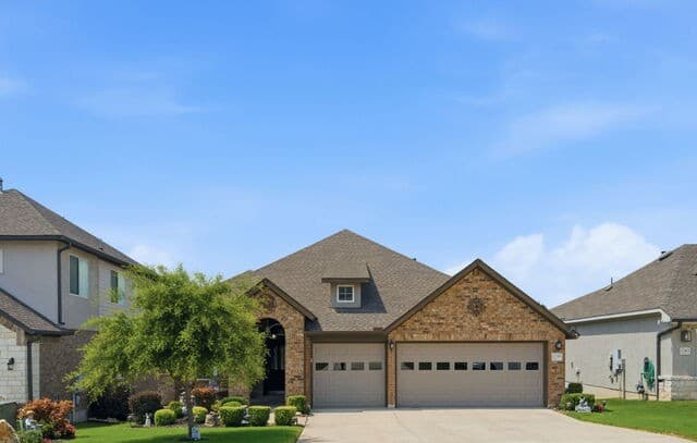 3-bedroom rental at 1339 Taubenfeld in San Antonio, TX — photo 1