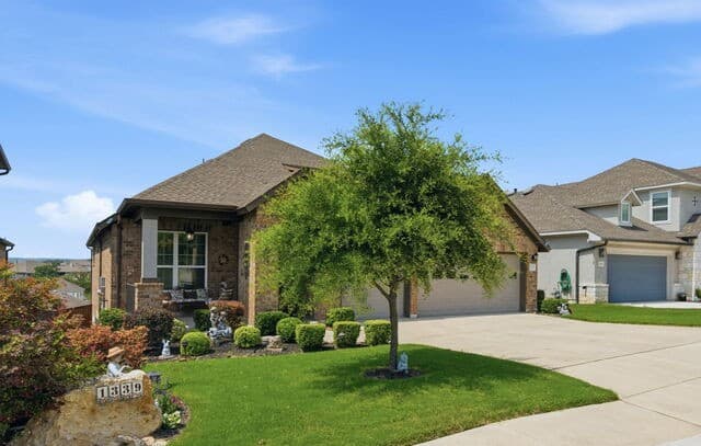 3-bedroom rental at 1339 Taubenfeld in San Antonio, TX — photo 2