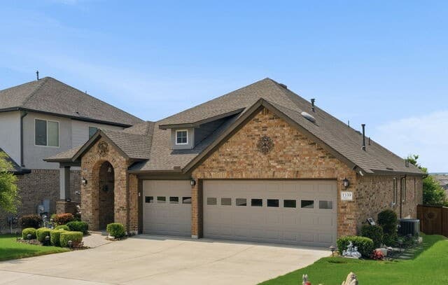 3-bedroom rental at 1339 Taubenfeld in San Antonio, TX — photo 3