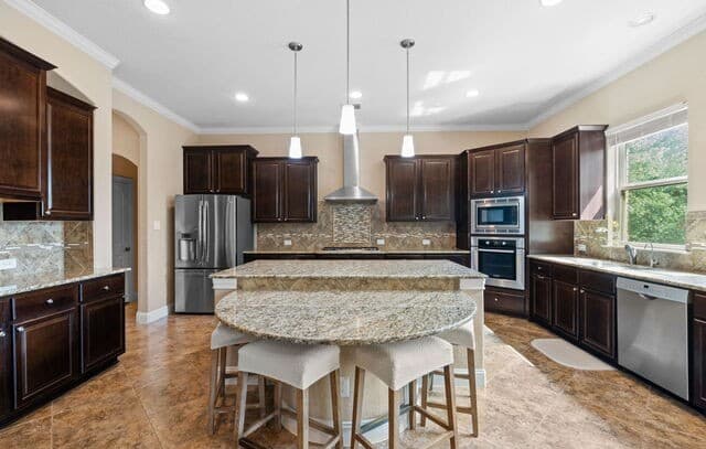 5-bedroom rental at 28710 Kings Gate in Boerne, TX — photo 2
