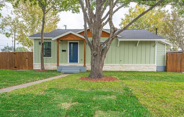 2-bedroom rental at 162 New Haven Dr in San Antonio, TX — photo 3