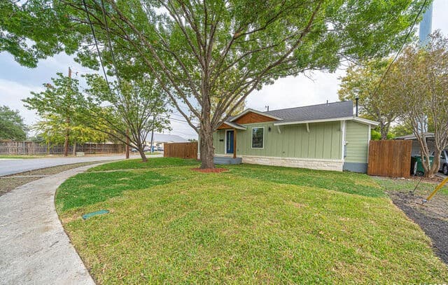2-bedroom rental at 162 New Haven Dr in San Antonio, TX — photo 4