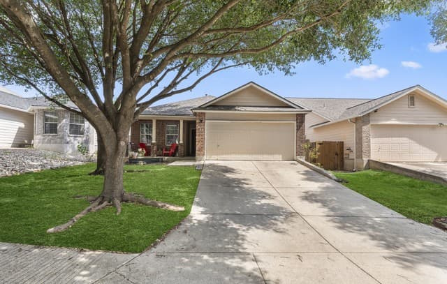 3-bedroom rental at 6614 Clovis in San Antonio, TX — photo 1