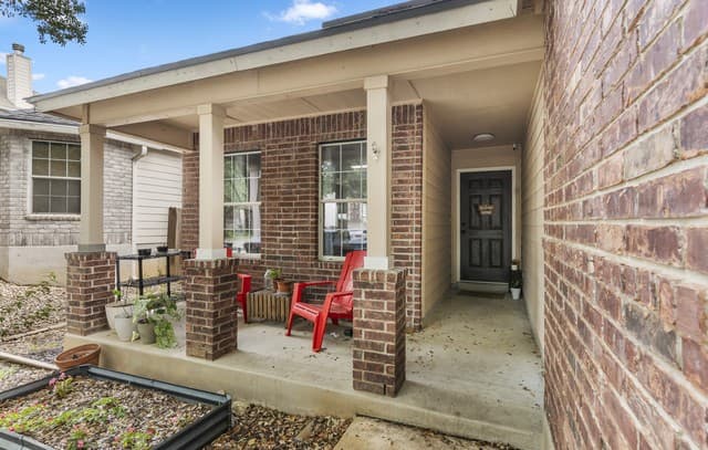3-bedroom rental at 6614 Clovis in San Antonio, TX — photo 2