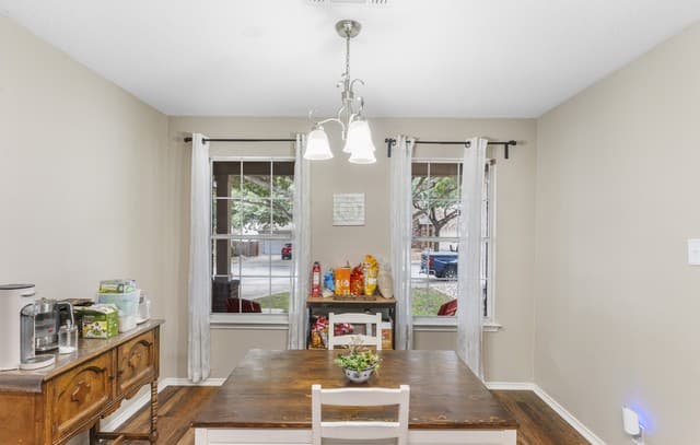 3-bedroom rental at 6614 Clovis in San Antonio, TX — photo 4