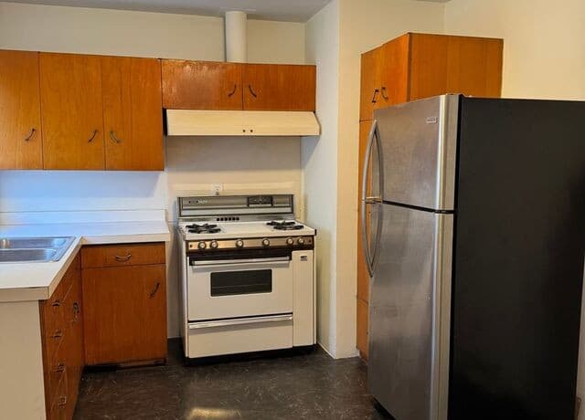 3-bedroom rental at 2423 Spicewood in San Antonio, TX — photo 4