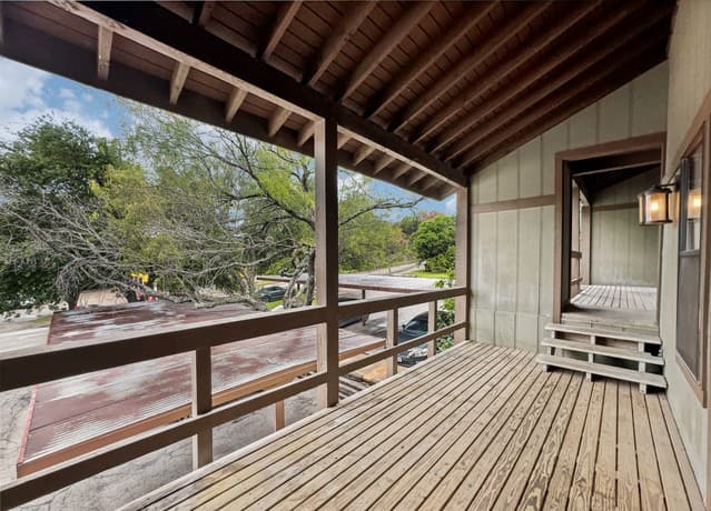 1-bedroom rental at 415 Albany Unit F in Alamo Heights, TX — photo 5