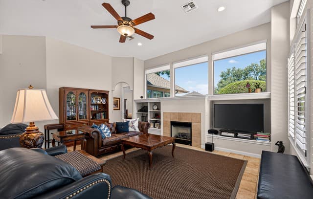 3-bedroom rental at 239 Garden Hill in San Antonio, TX — photo 5