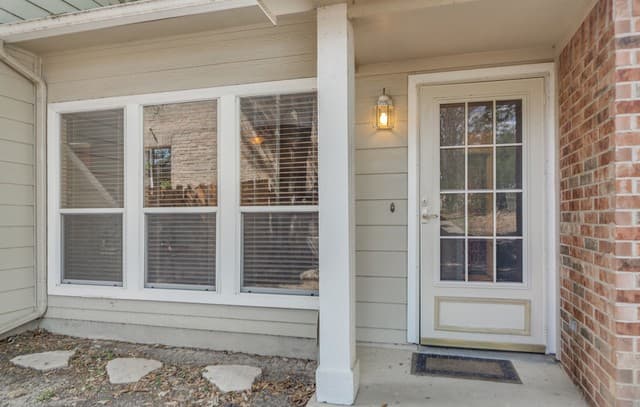 Home for sale at 7111 Snowden Crst in San Antonio, TX — photo 2