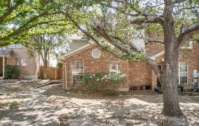 Home for sale at 7111 Snowden Crst in San Antonio, TX — photo 4